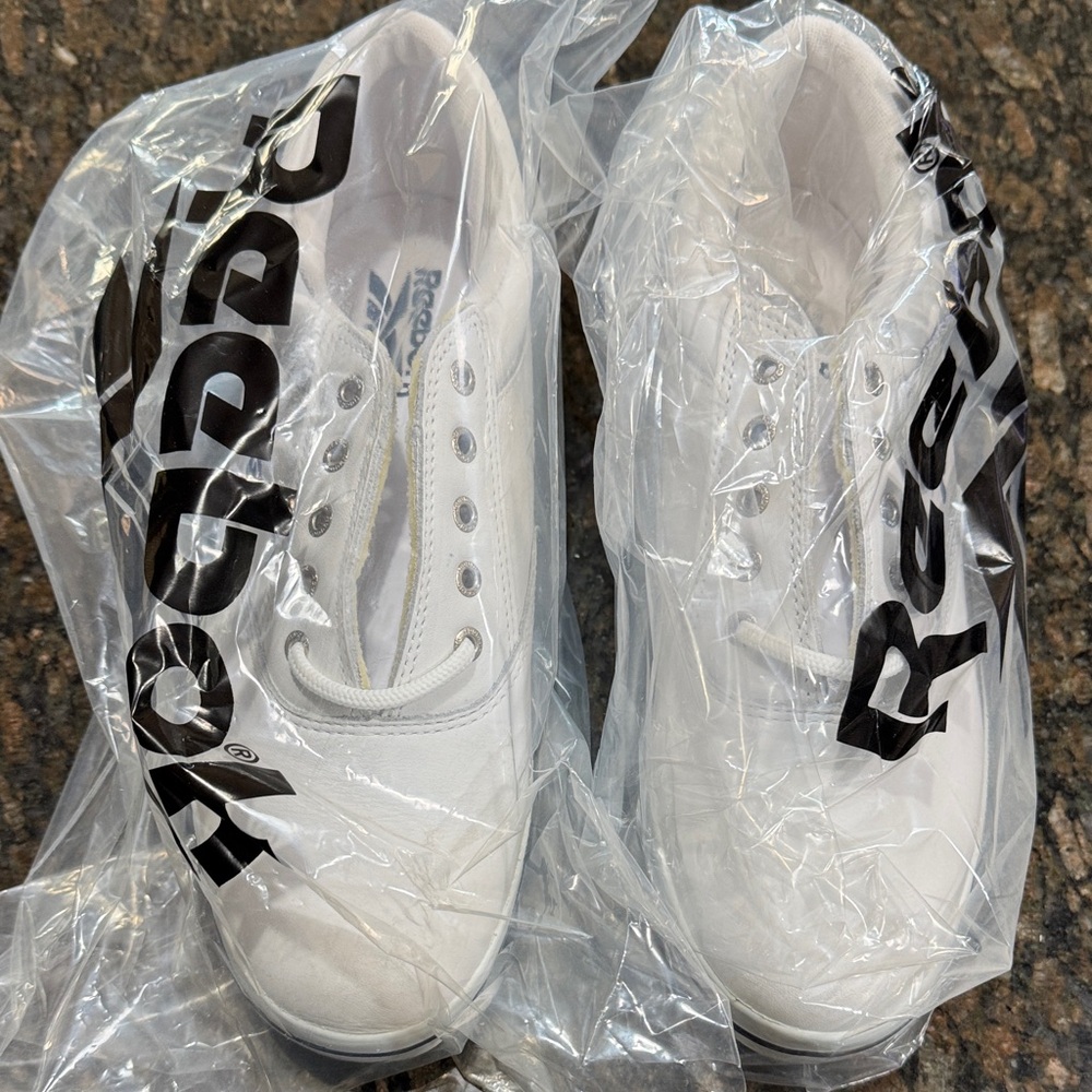 Reebok Belle Isles Leather golf shoe. Size 9